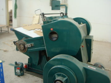 กระดาษแข็งลูกฟูก creasing แบนด้วยตนเองและตายตัดเครื่อง 5.5KW / 7.5kW